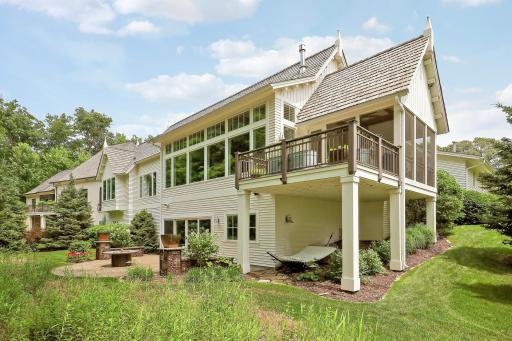 415 Carpenters Pt, Wayzata, MN 55391