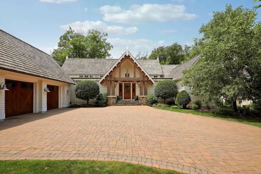 415 Carpenters Pt, Wayzata, MN 55391