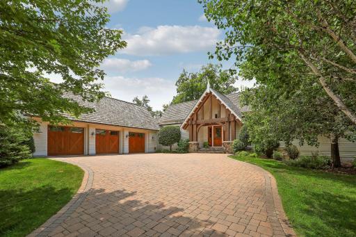 415 Carpenters Pt, Wayzata, MN 55391