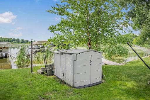 Convenient lakeside storage keeps all your gear within reach. Store life jackets, fishing tackle, water toys, and dock essentials just steps from the shoreline so every lake day is effortless.