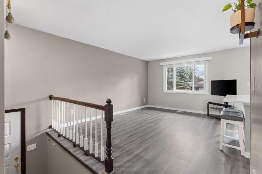1320 106th Avenue NW, Minneapolis, MN 55433