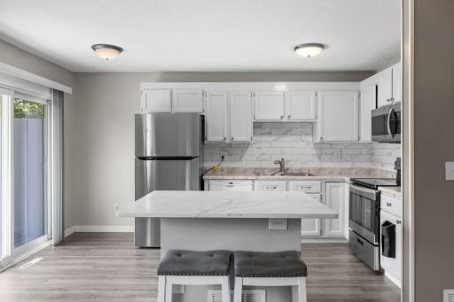 1320 106th Avenue NW, Minneapolis, MN 55433