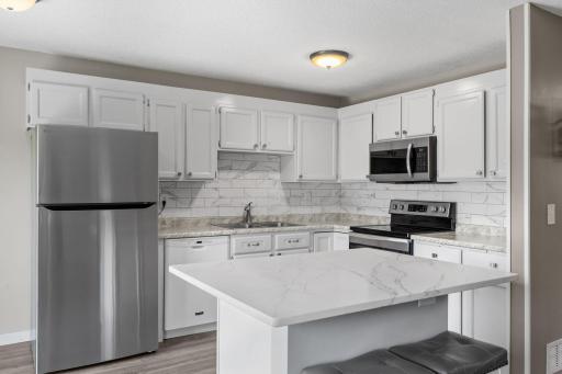 1320 106th Avenue NW, Minneapolis, MN 55433