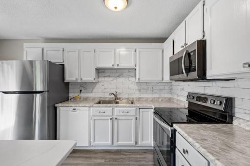 1320 106th Avenue NW, Minneapolis, MN 55433
