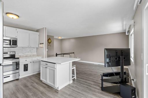 1320 106th Avenue NW, Minneapolis, MN 55433