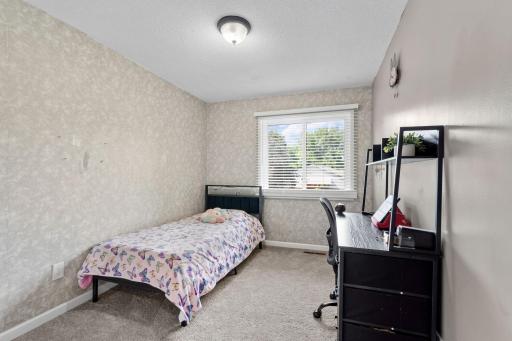 1320 106th Avenue NW, Minneapolis, MN 55433