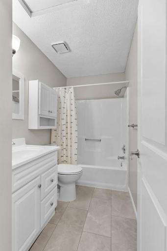 1320 106th Avenue NW, Minneapolis, MN 55433