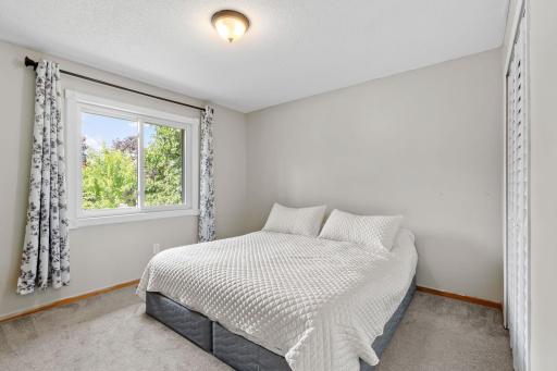 1320 106th Avenue NW, Minneapolis, MN 55433