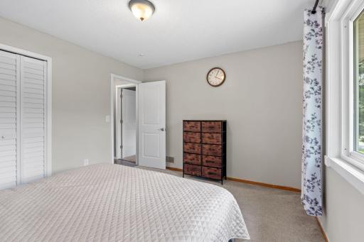 1320 106th Avenue NW, Minneapolis, MN 55433