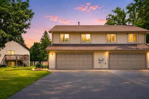 1320 106th Avenue NW, Minneapolis, MN 55433