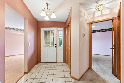 7050 Robinwood Trail, Saint Paul, MN 55125