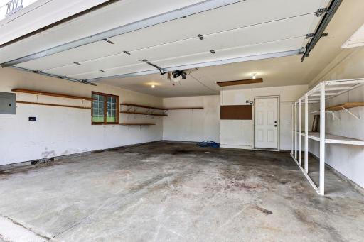 29-web-or-mls-7050-Robinwood-Trail-30.jpg
