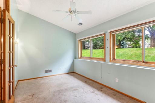 18-web-or-mls-7050-Robinwood-Trail-19.jpg