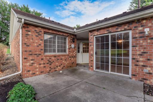 7050 Robinwood Trail, Saint Paul, MN 55125