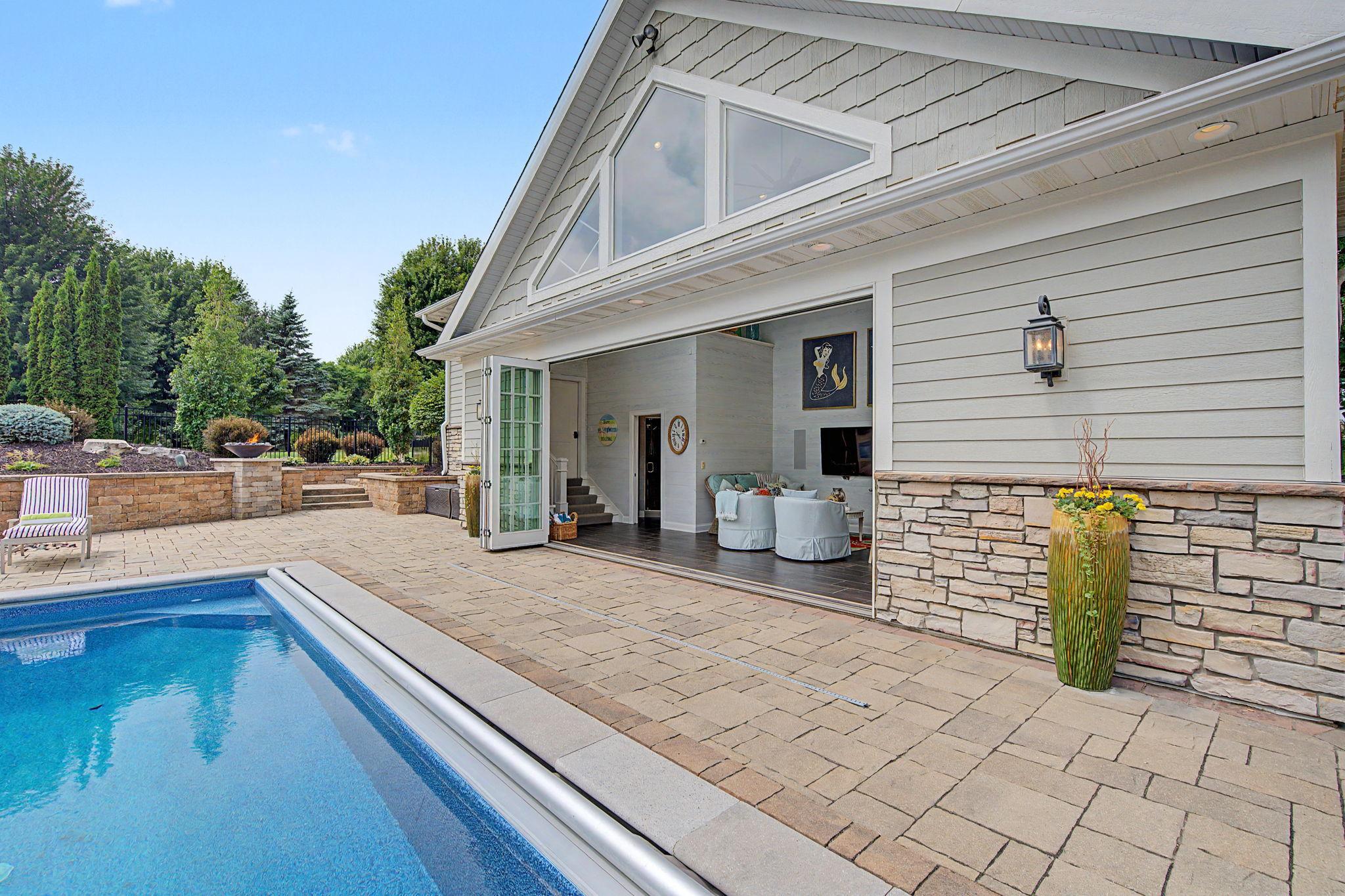 Pool House | 15471 Dogwood St NW