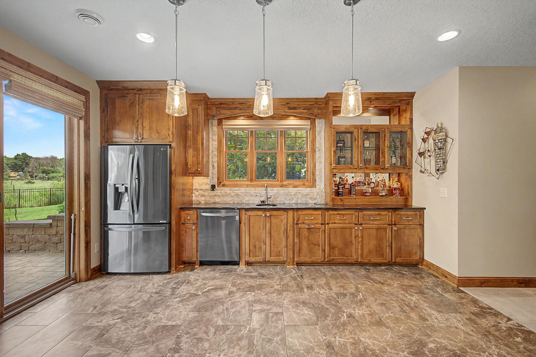 Lower Level Wet Bar | 15471 Dogwood St NW