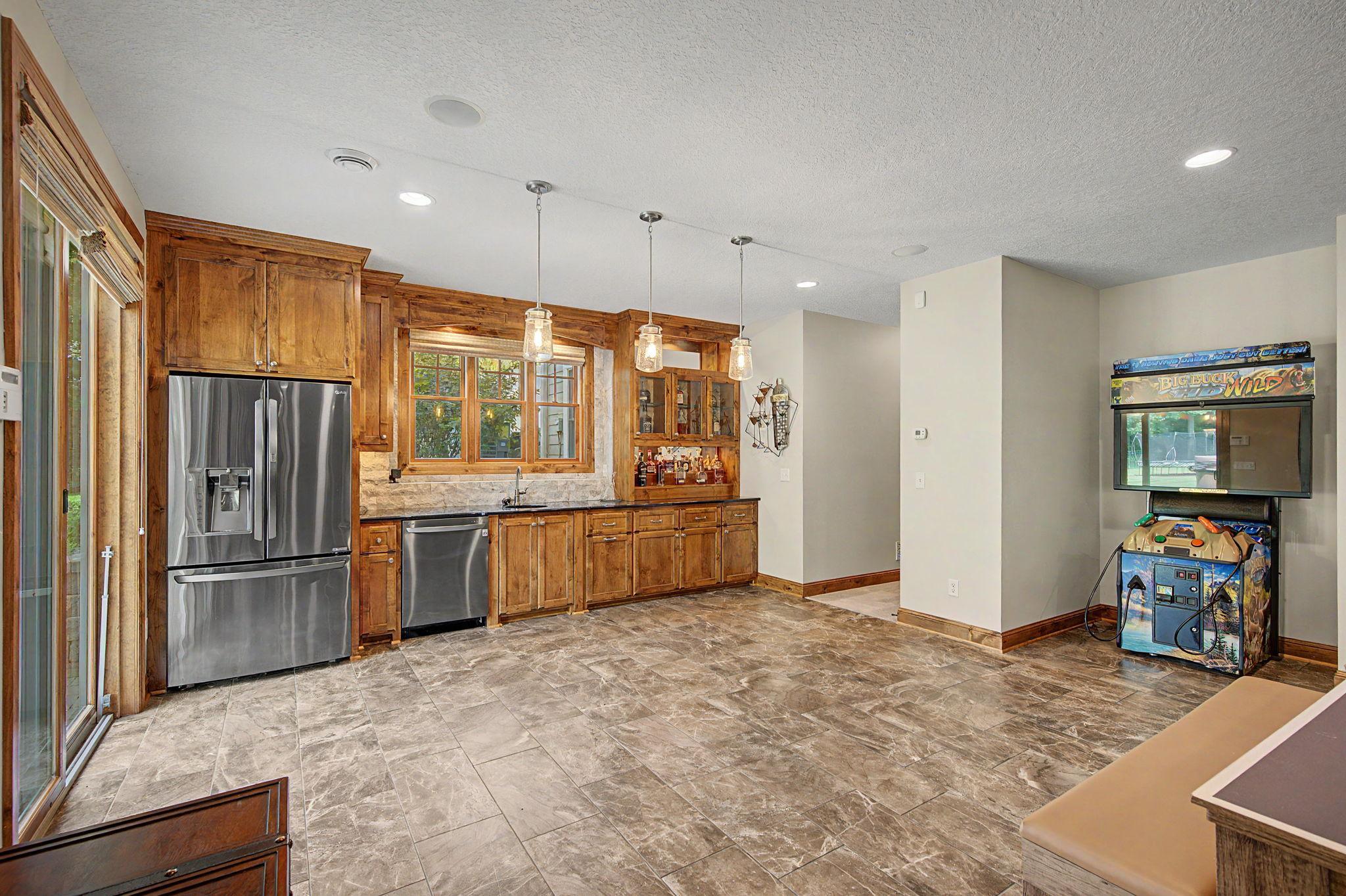 Lower Level Wet Bar | 15471 Dogwood St NW
