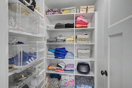 Upper Level Closet | 15471 Dogwood St NW