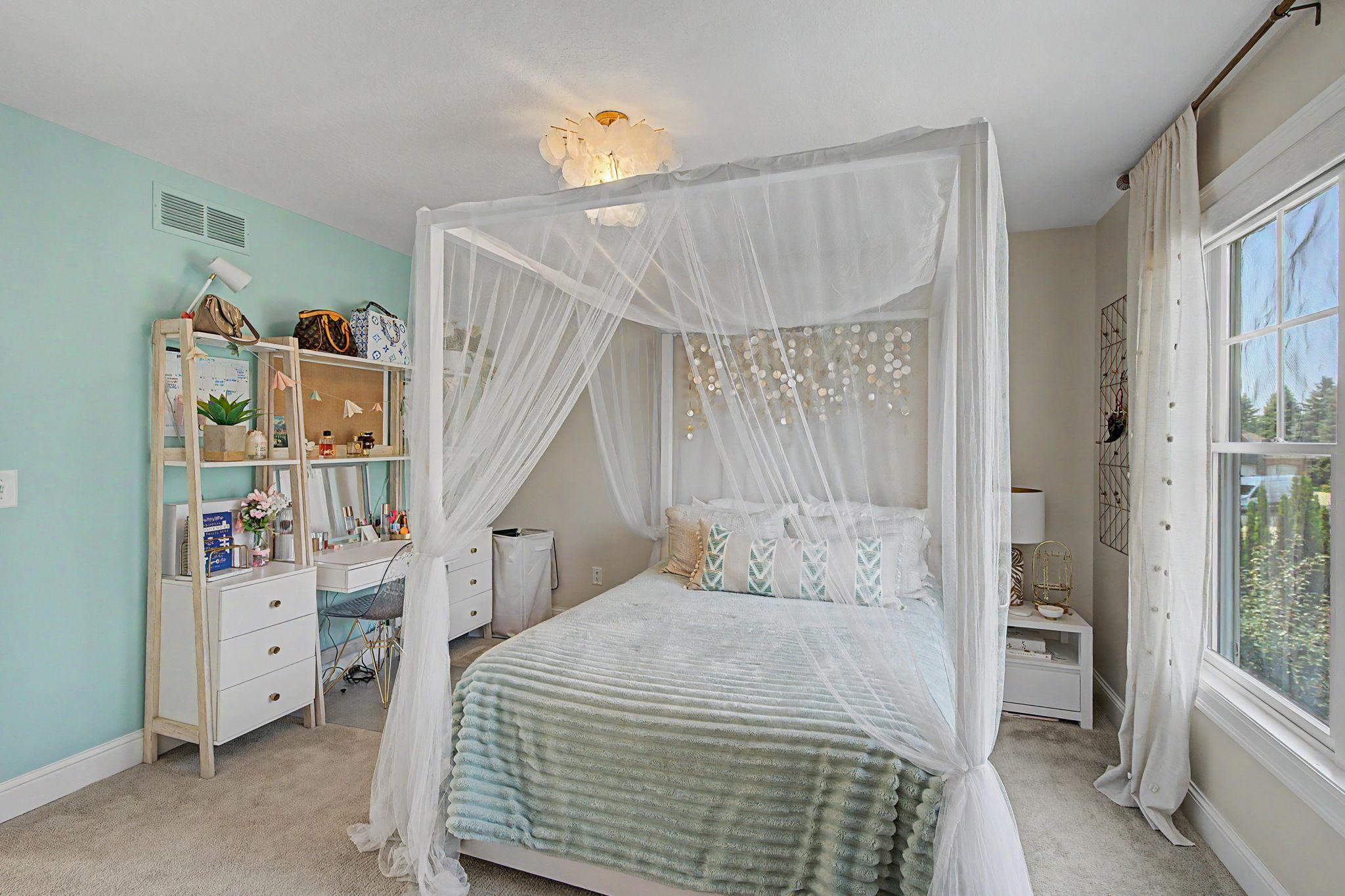 Upper Level Bedroom | 15471 Dogwood St NW
