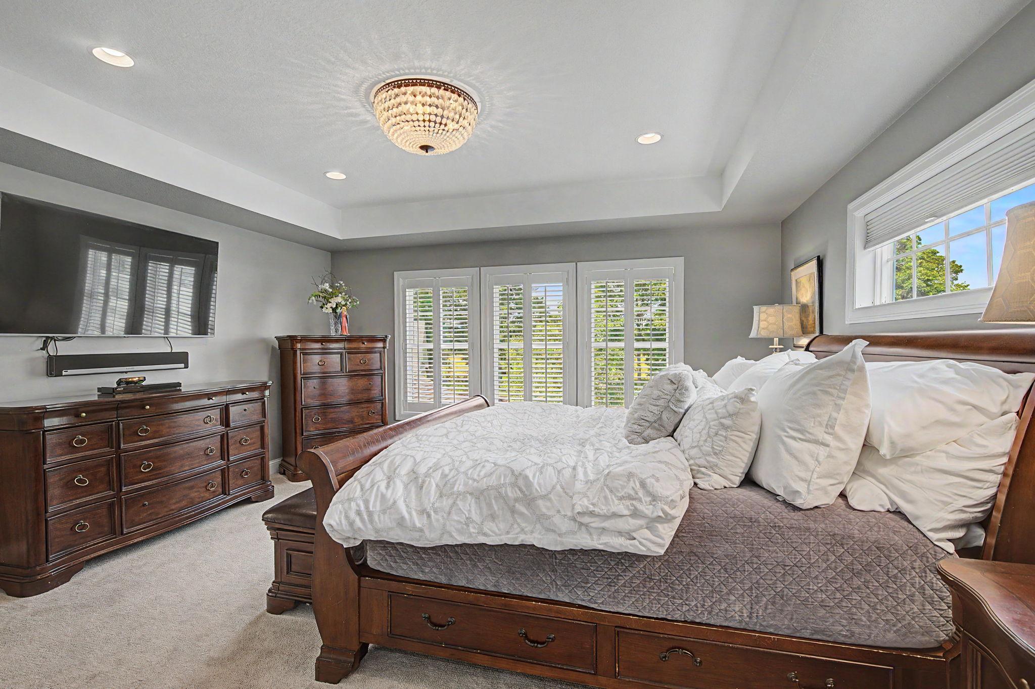 Upper Level Primary Bedroom | 15471 Dogwood St NW