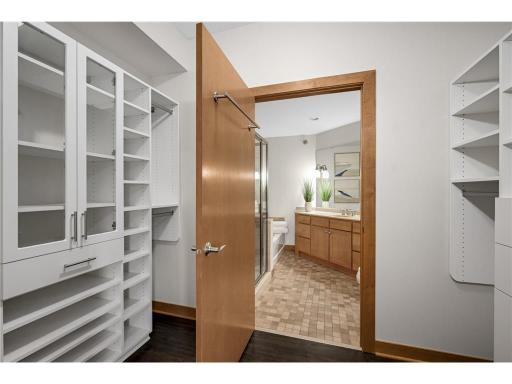 Minneapolis, MN 55403