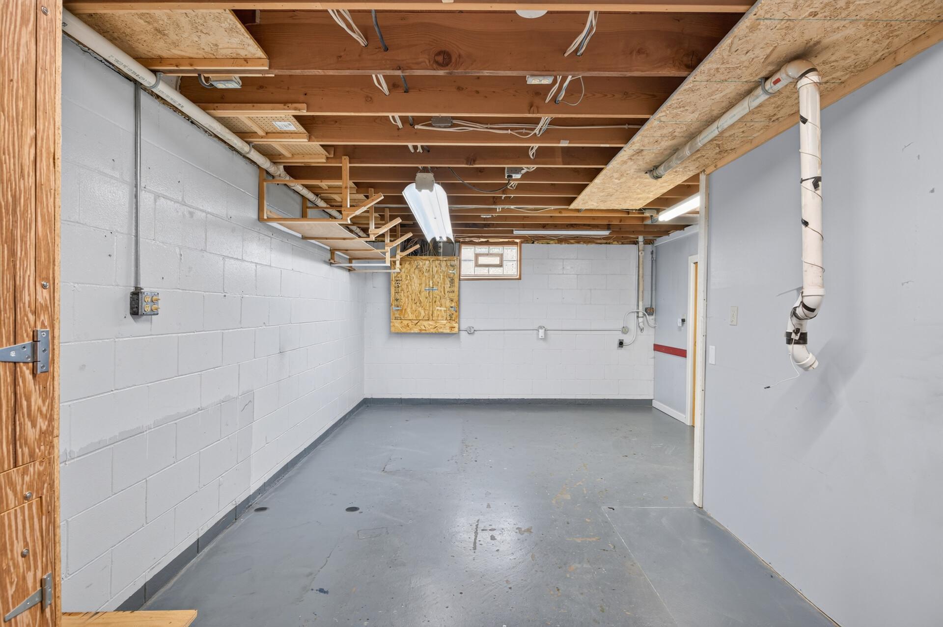 Could be a 5th bedroom - Already has 2 seperate exits.