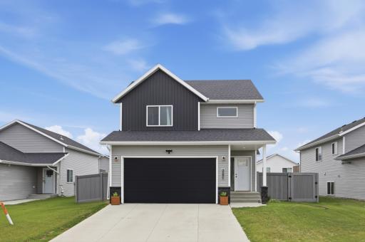 6029 Kodiak Lane, Horace, ND 58047