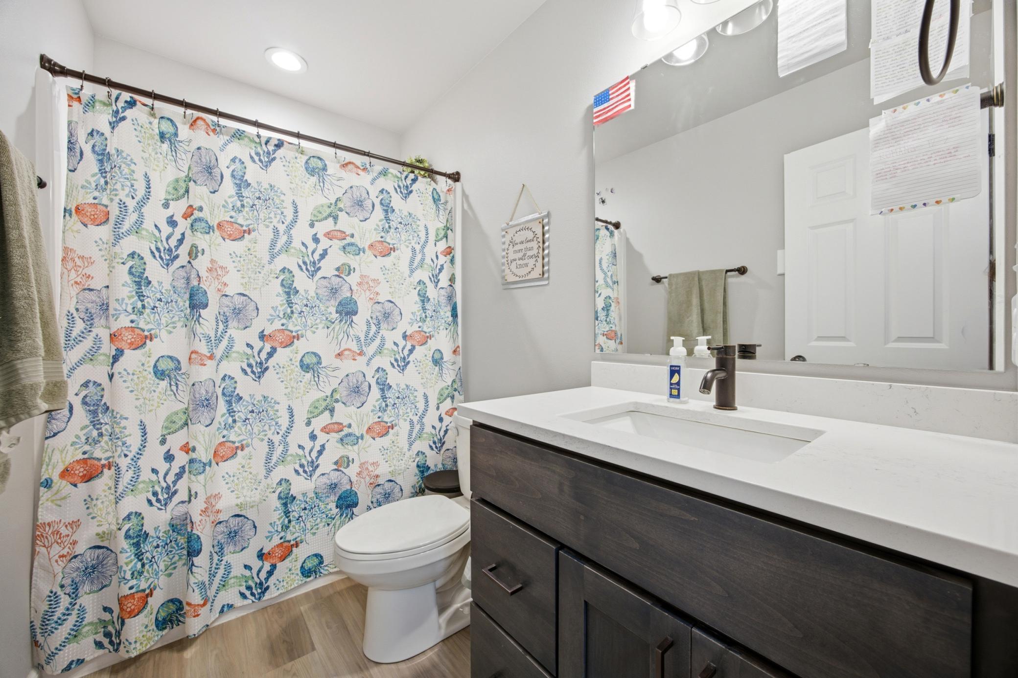 Upper Bathroom.jpg