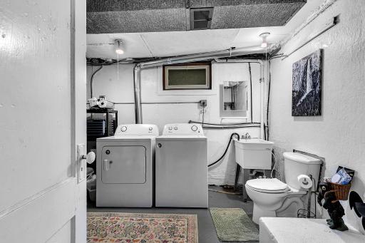 LL Laundry Room