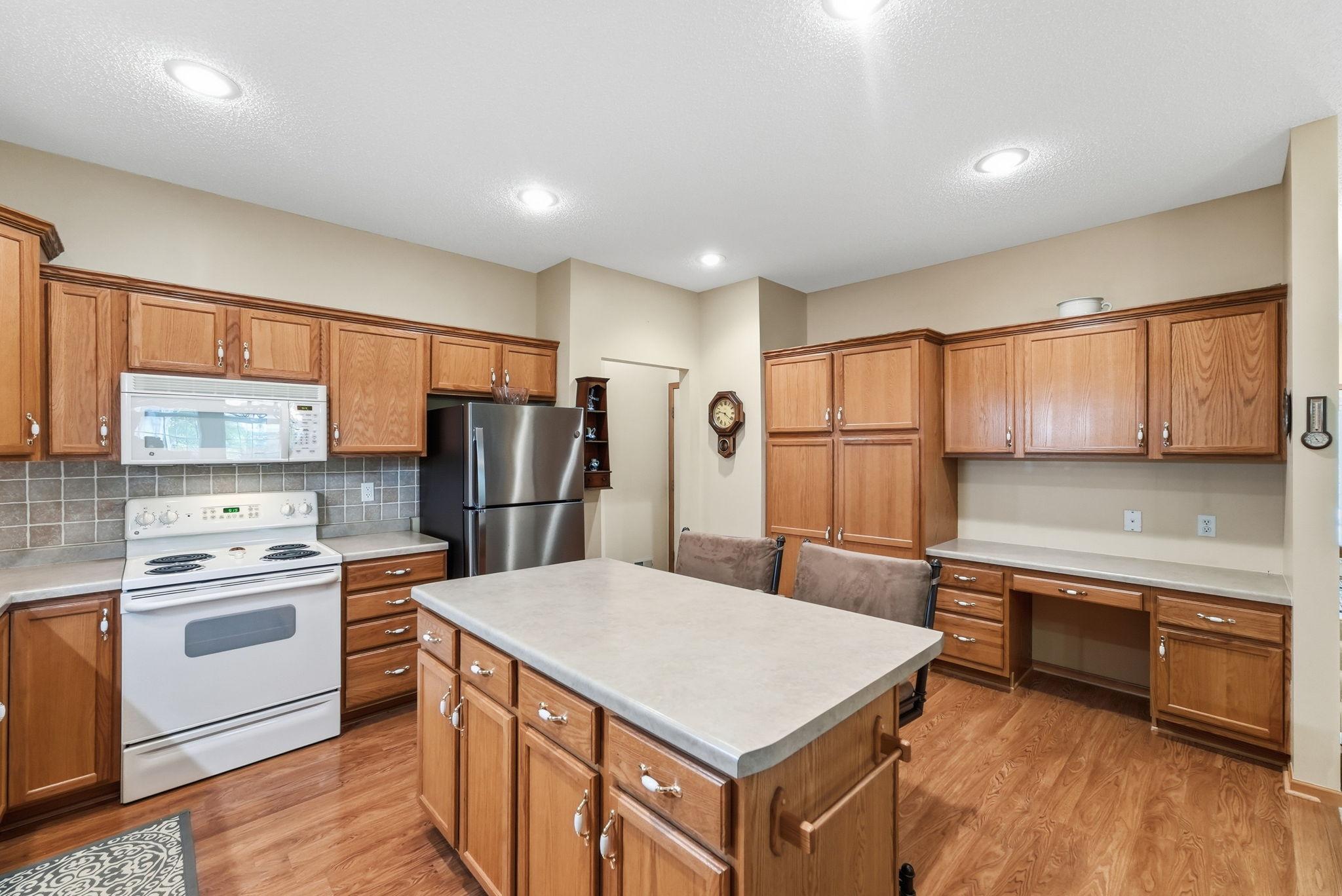 Plenty of Space for Food & Friends