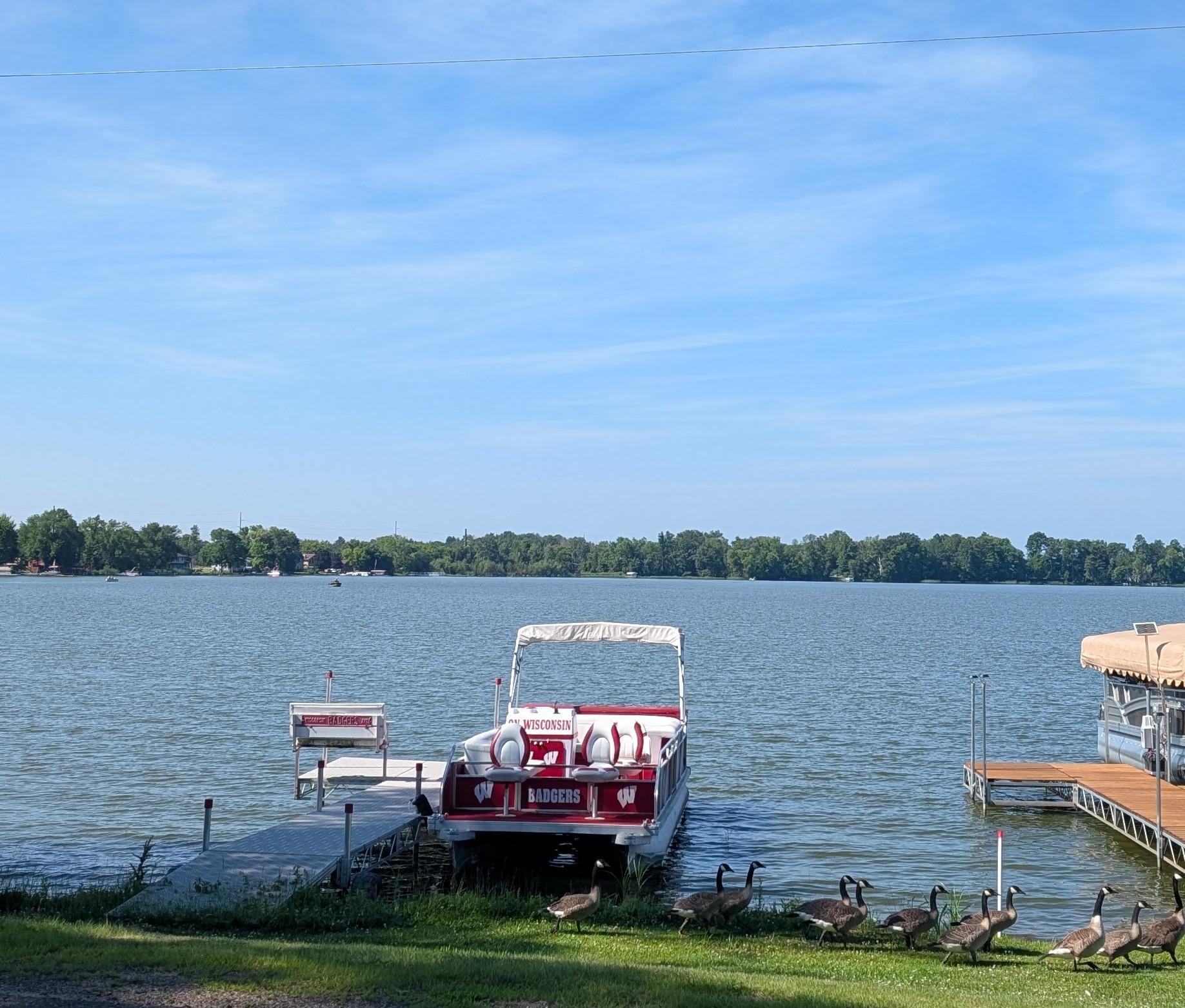 Magnor Lake Pontoon Included.
