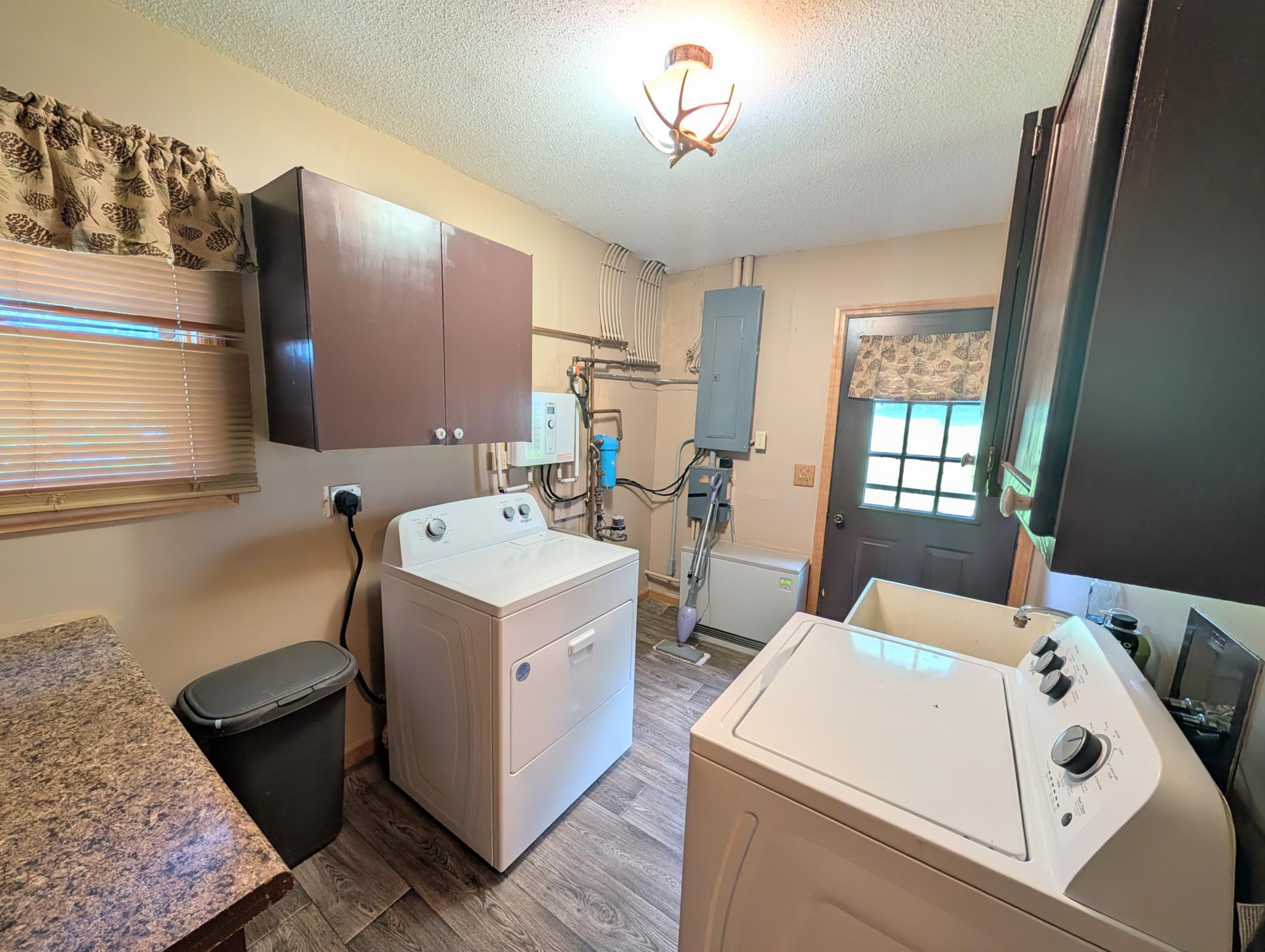 utility room 2.jpg