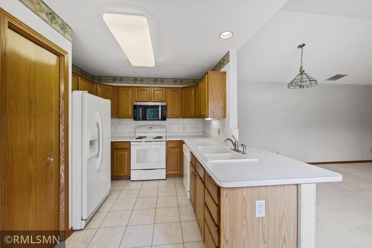 02_Kitchen.jpg