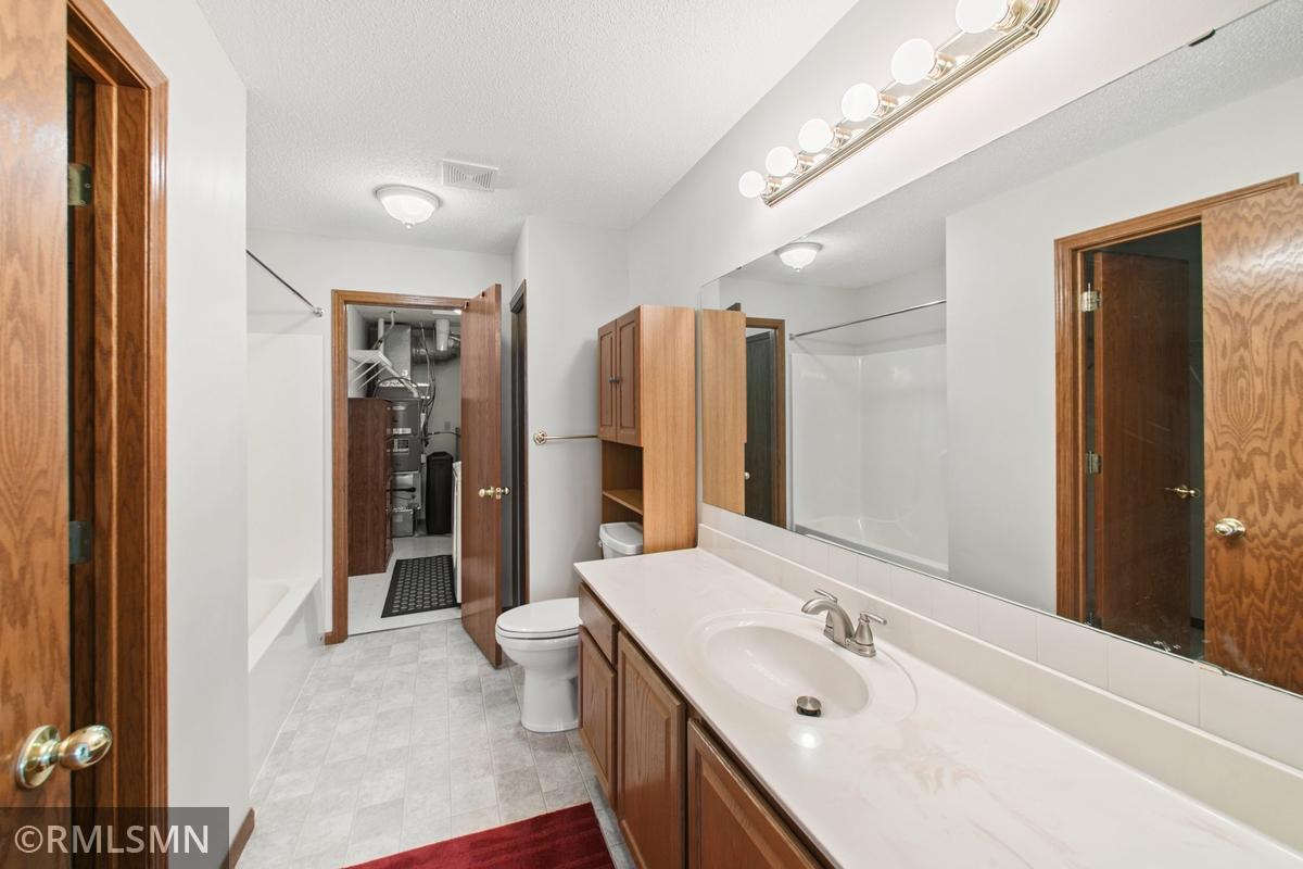 05_Master Bath.jpg
