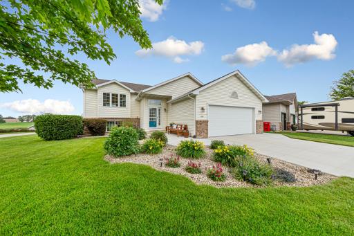1006 24th Avenue NW, Austin, MN 55912