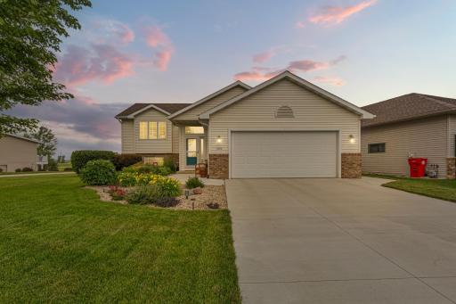 1006 24th Avenue NW, Austin, MN 55912