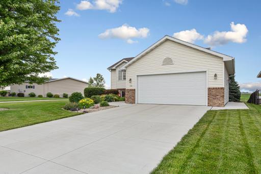 1006 24th Avenue NW, Austin, MN 55912