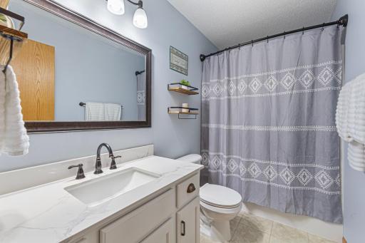 1006 24th Avenue NW, Austin, MN 55912
