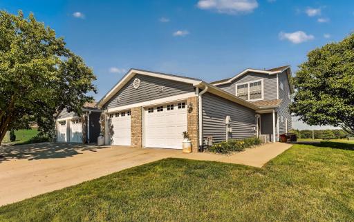 619 Pointe Court SW, Rochester, MN 55902