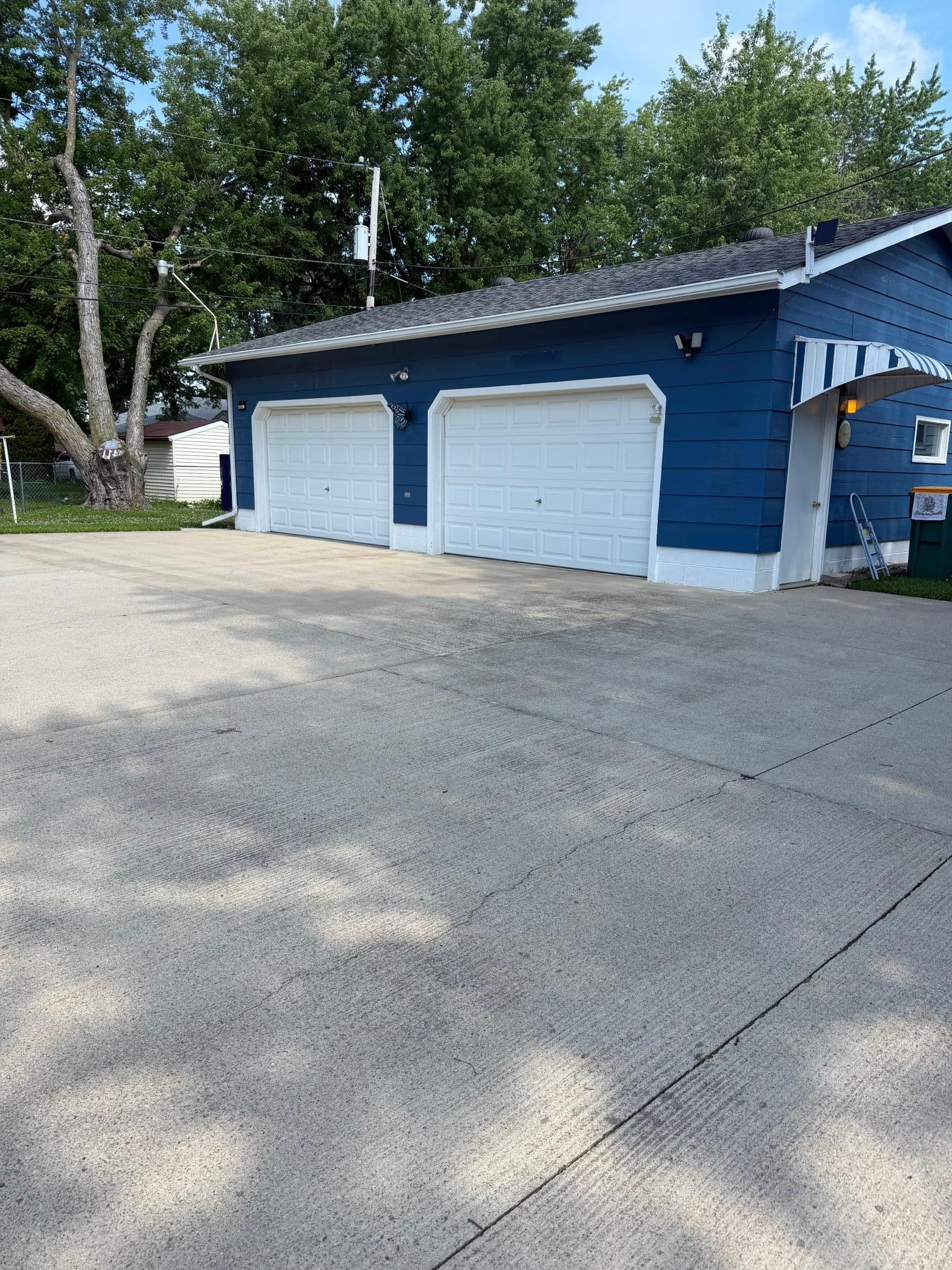 Garage.jpeg