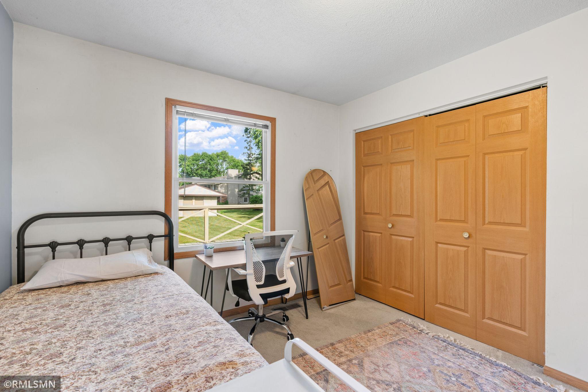 29-web-or-mls-1106 Owens St N-29.jpg