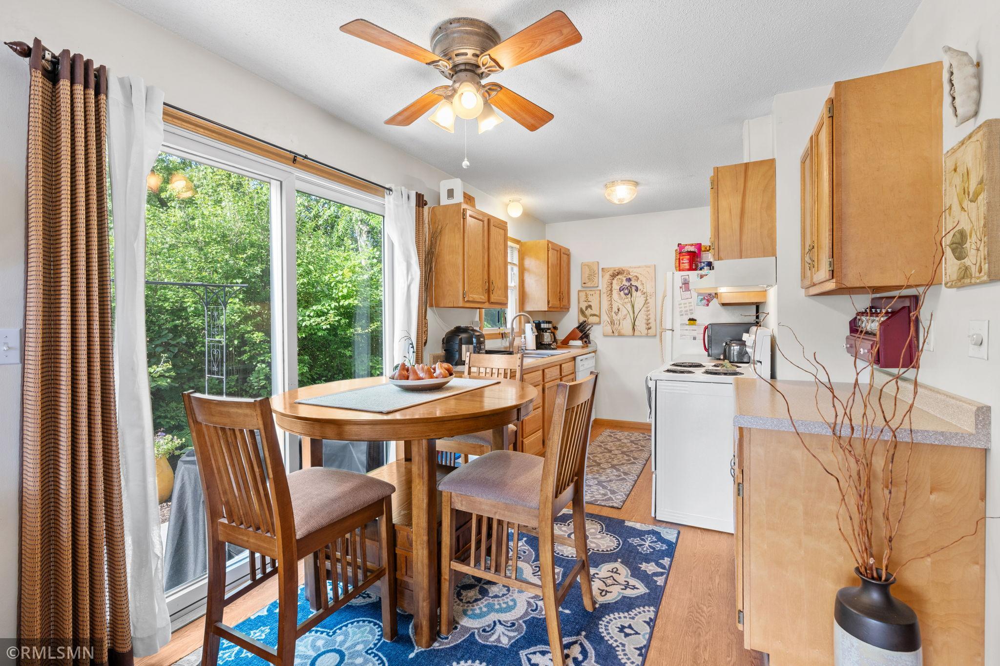 20-web-or-mls-1106 Owens St N-20.jpg