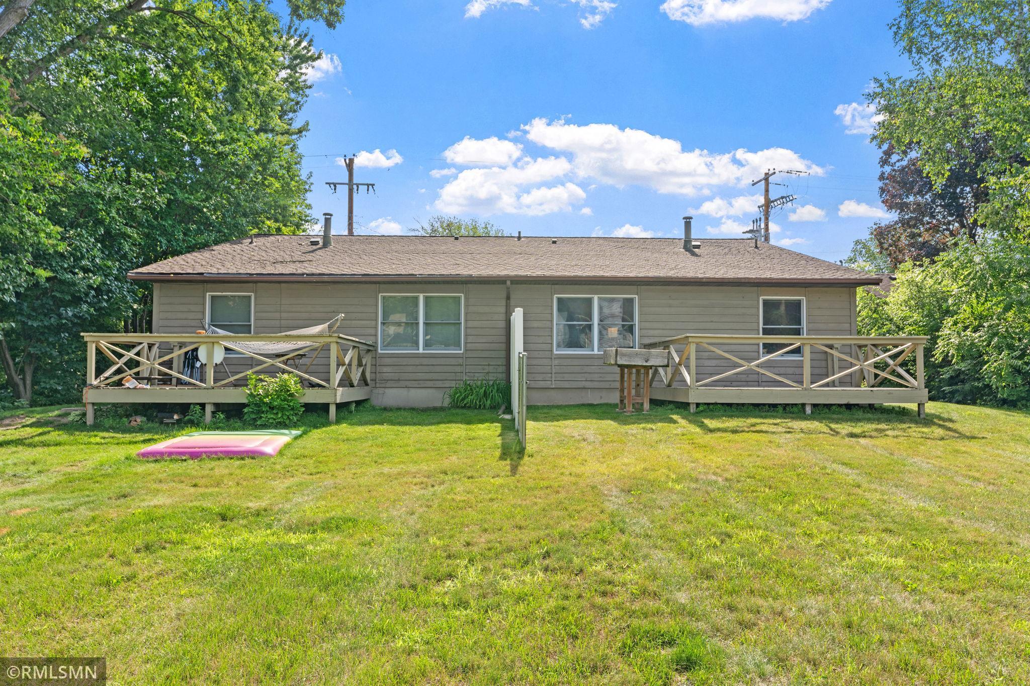 12-web-or-mls-1106 Owens St N-12.jpg