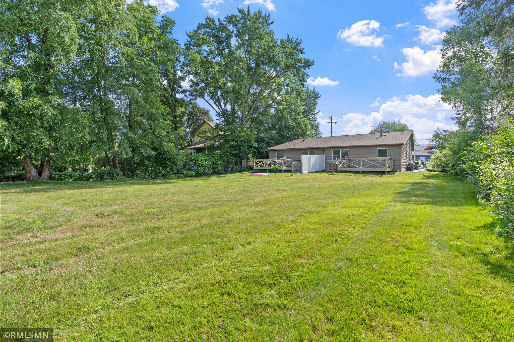 14-web-or-mls-1106 Owens St N-14.jpg