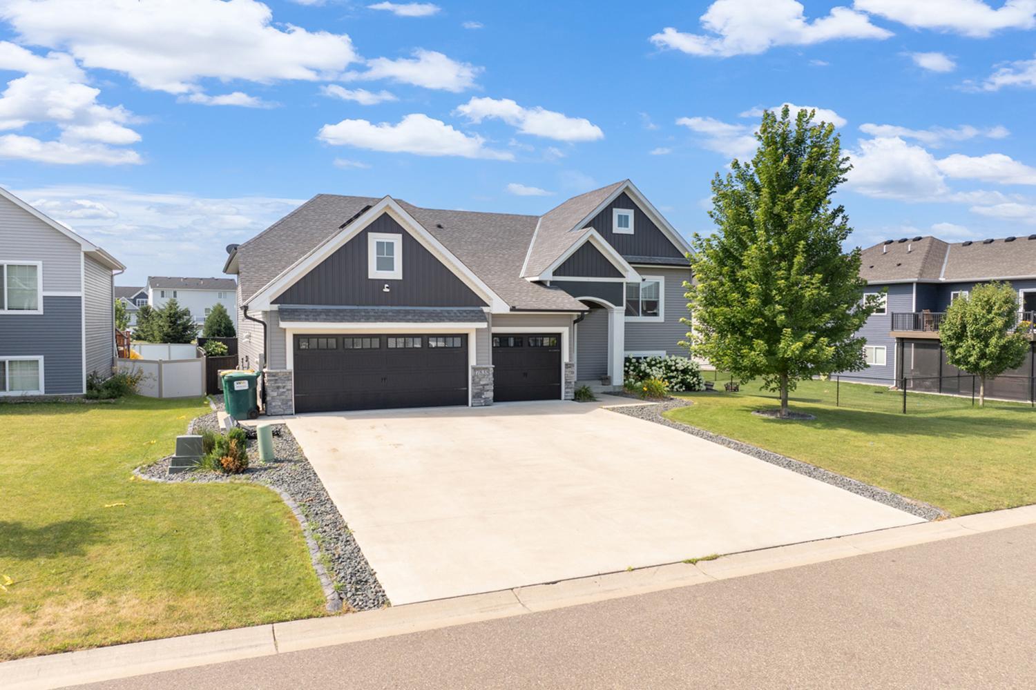 17838 Essex Lane-01.jpg