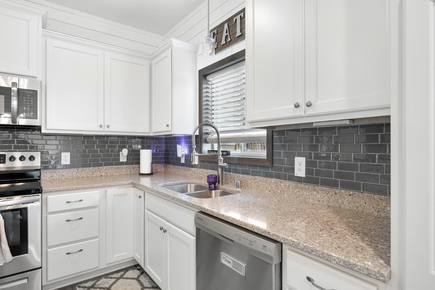 17838 Essex Lane-41.jpg