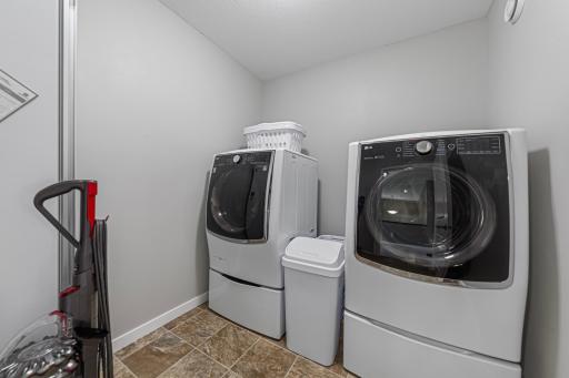 135 Stoneridge Lane NE, Owatonna, MN 55060