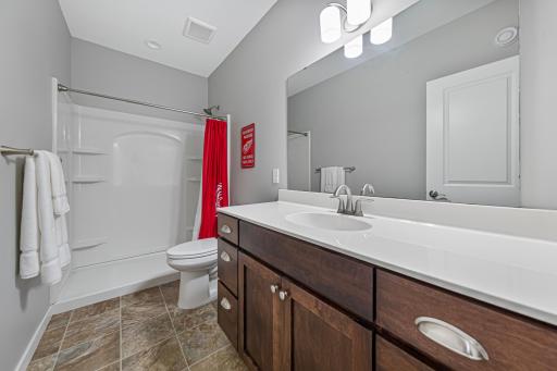 135 Stoneridge Lane NE, Owatonna, MN 55060