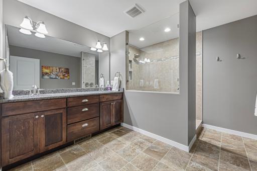 135 Stoneridge Lane NE, Owatonna, MN 55060