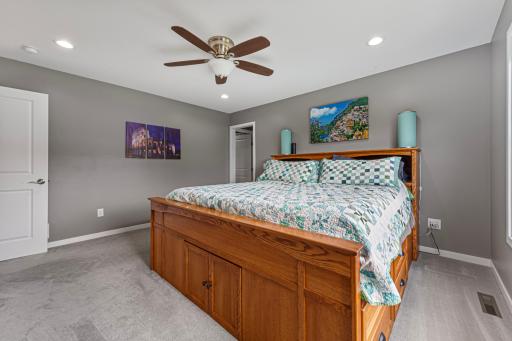 135 Stoneridge Lane NE, Owatonna, MN 55060